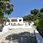 Вилла Sea Breeze Escape